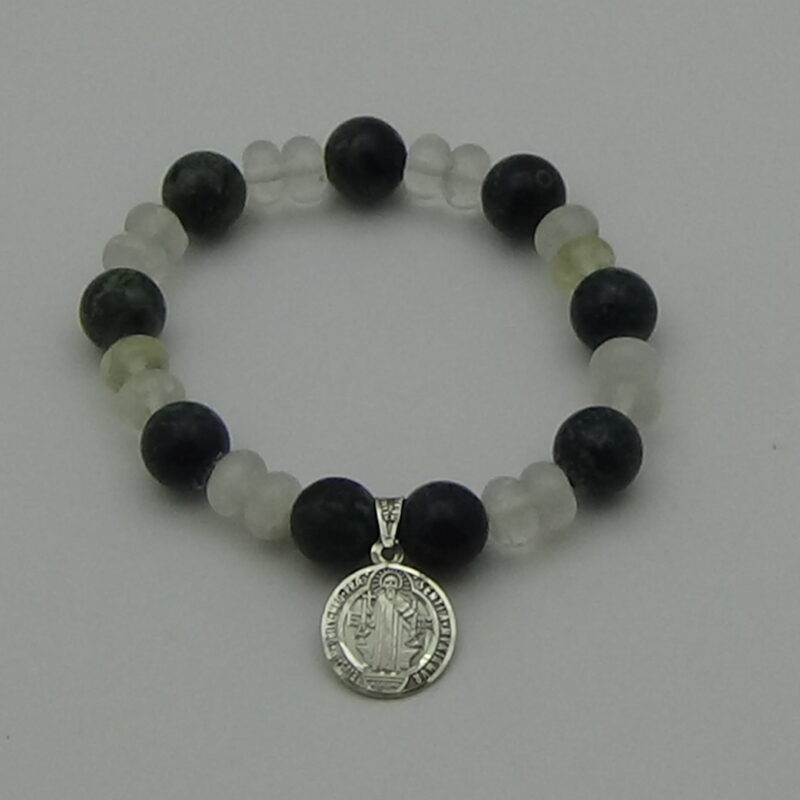 PULSERA DE CUARZO OBSIDIANA Y CUARZO TRANSPARENTE CON DIJE DE SAN BENITO DE PLATA