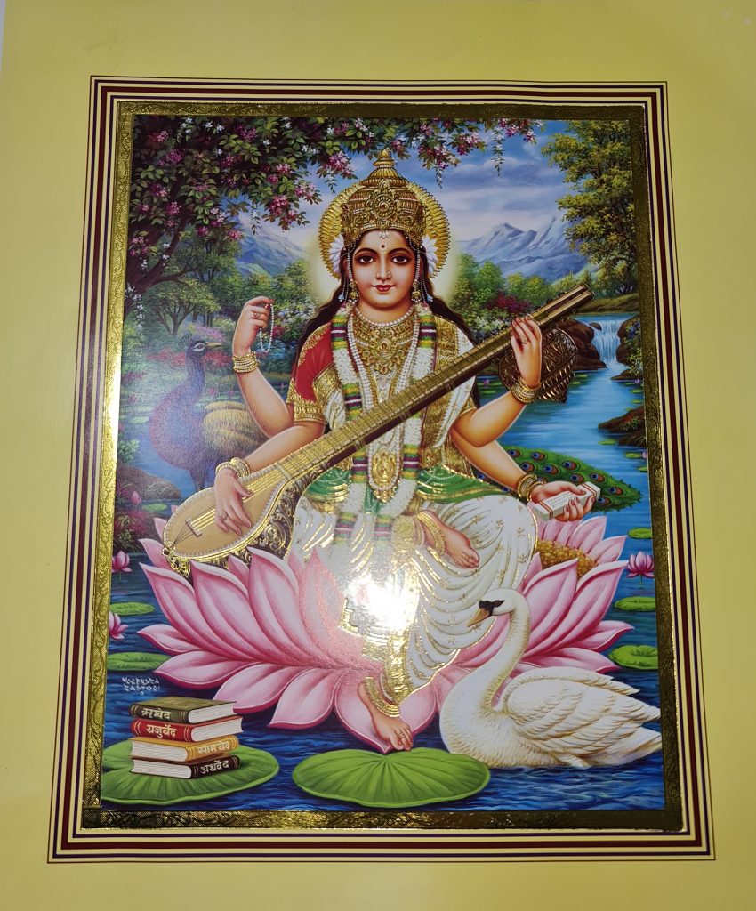 IMAGEN DE LAKSHMÍ FILO DORADO