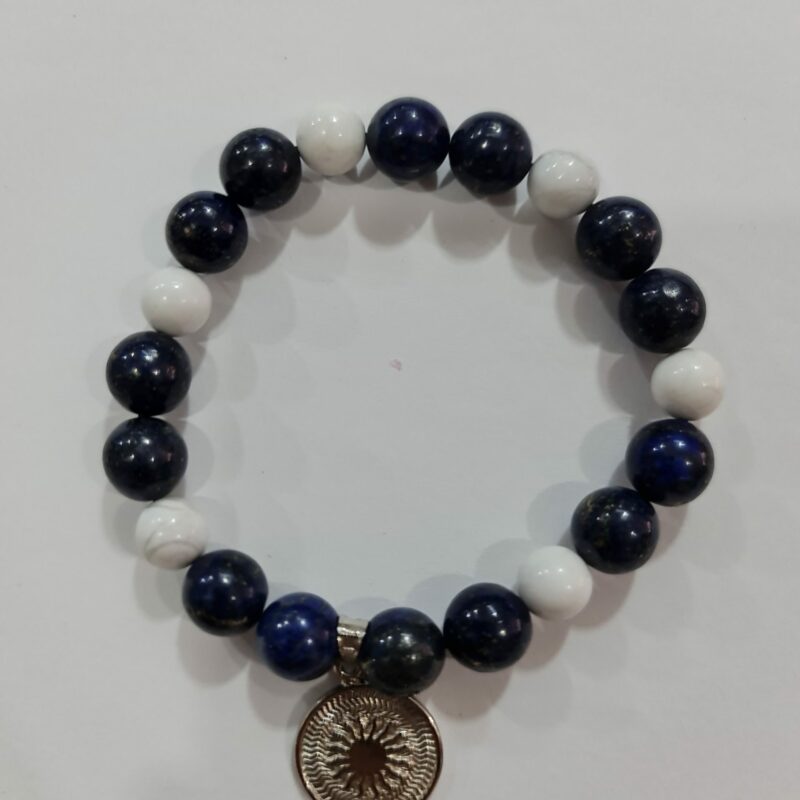 PULSERA DE CUARZO OBSIDIANA Y CUARZO HOWLITA BLANCA CON DIJE DEL ENEGRAMA SOLAR DE PLATA