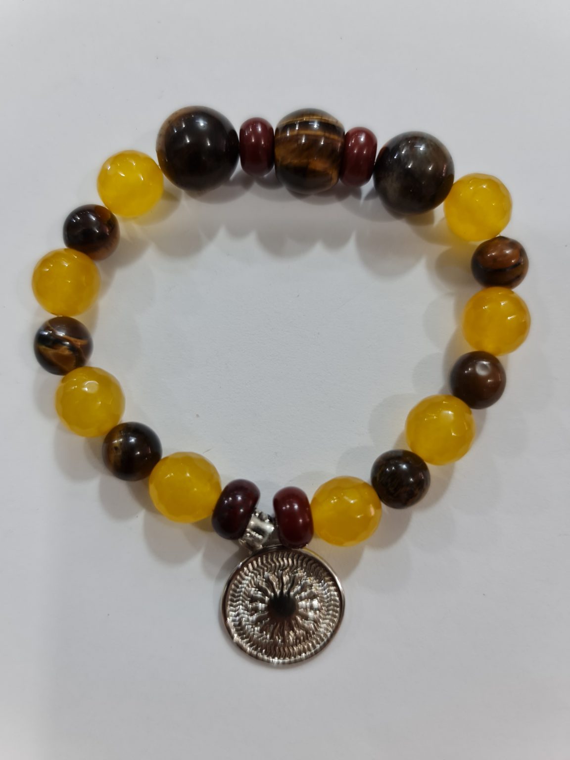PULSERA DE CUARZO AMARILLO Y CUARZO OJO DE TIGRE CON DIJE DEL ENEGRAMA SOLAR DE PLATA