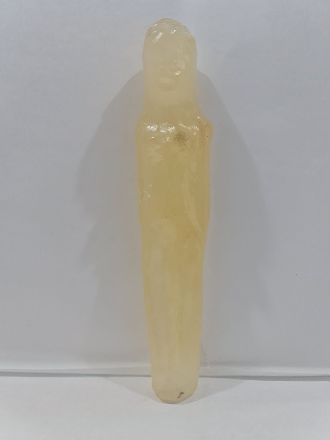 VELA BLANCA DE PERSONA MUJER