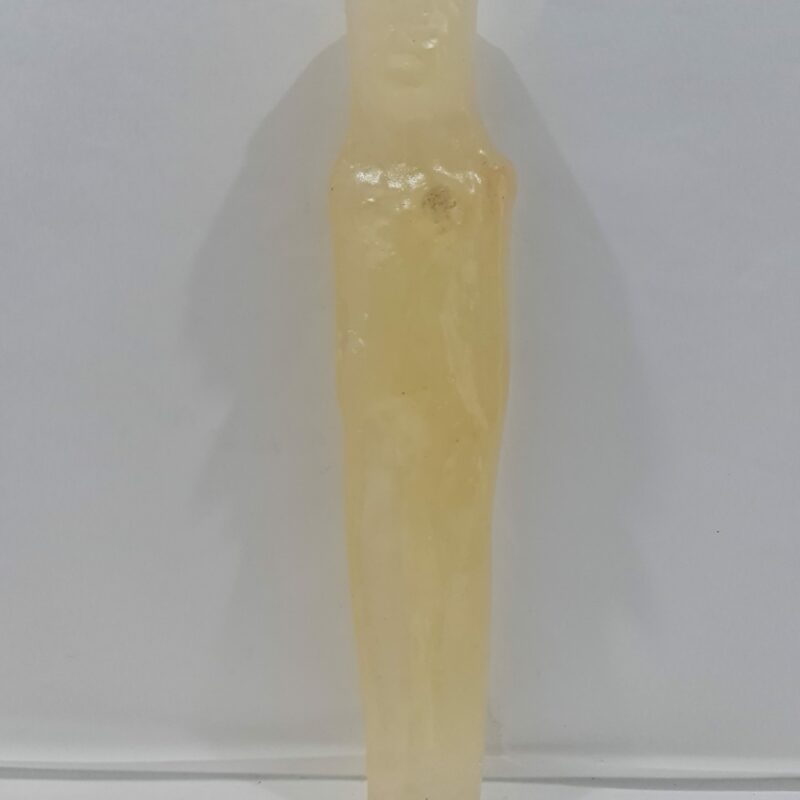 VELA BLANCA DE PERSONA MUJER