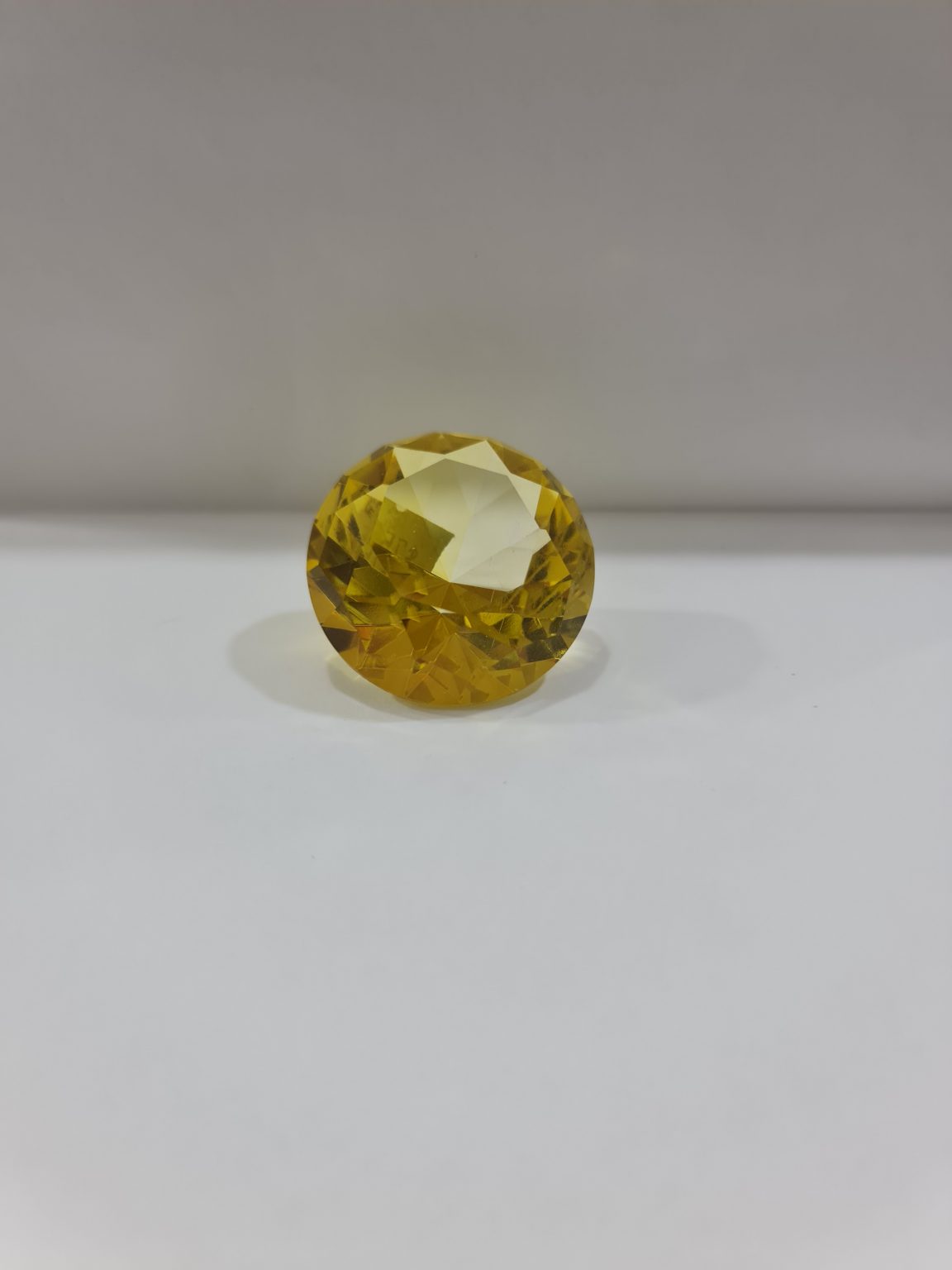 DIAMANTE AMARILLO DEL FENG SHUI CHICO