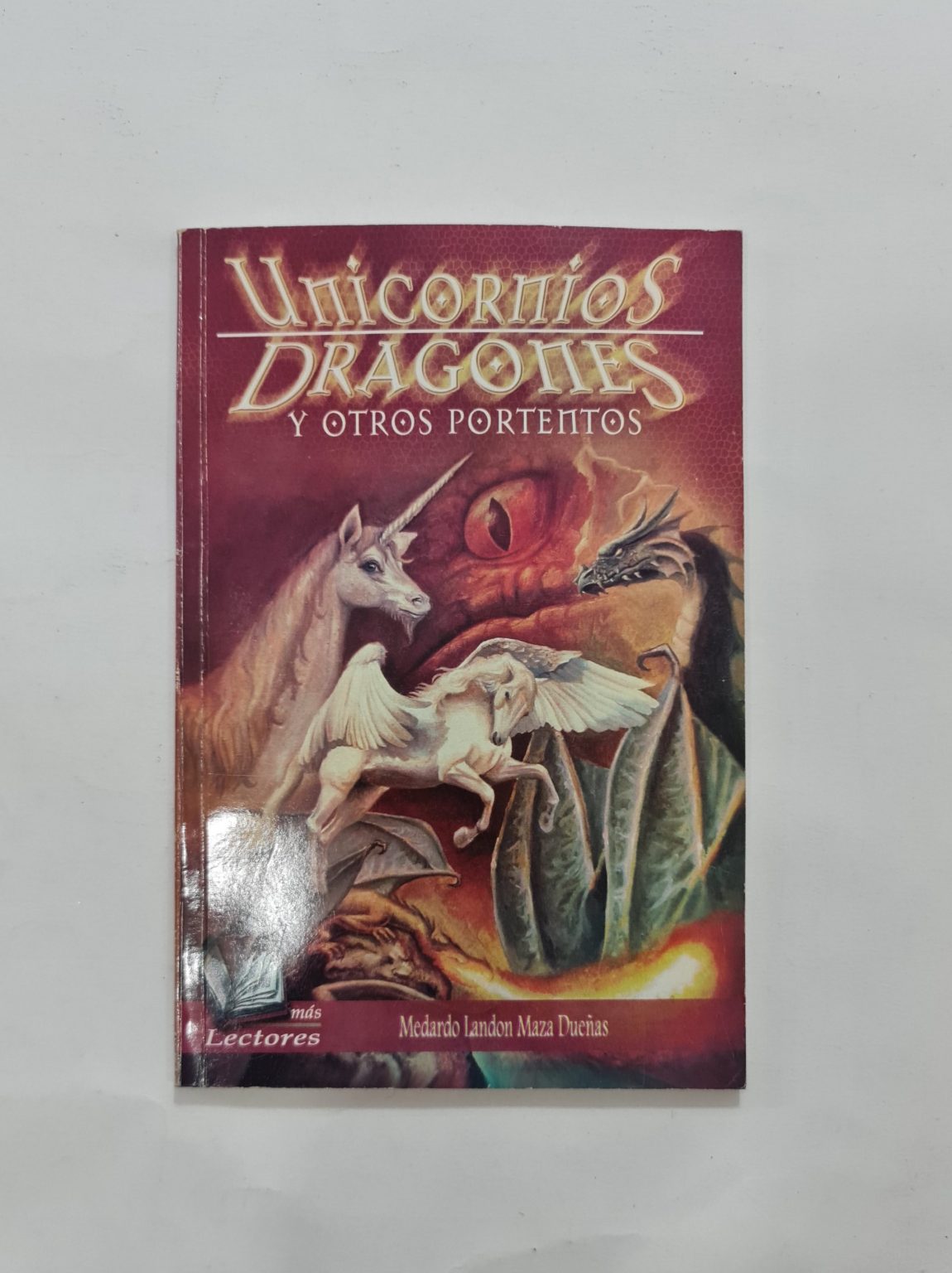 LIBRO DE UNICORNIO Y DRAGONES