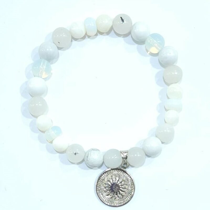 PULSERA DE CUARZO PIEDRA LUNA CON DIJE DEL ENEGRAMA SOLAR DE PLATA