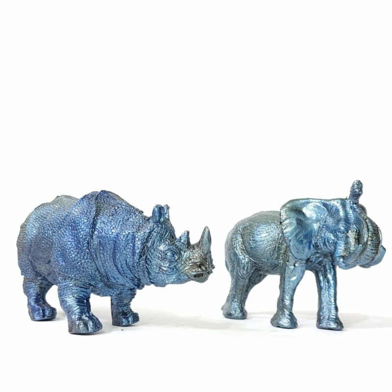 RINOCERONTE CON ELEFANTE AZUL