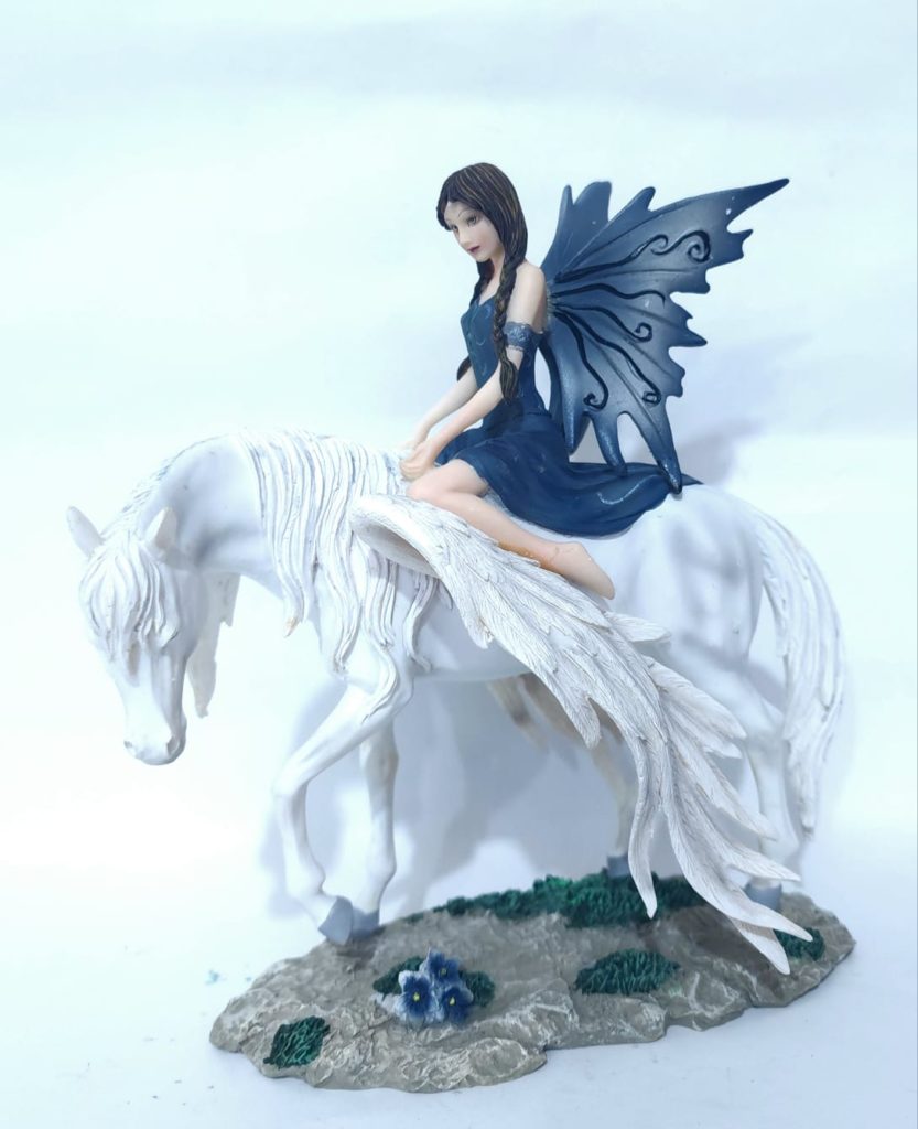HADA CON CABALLO BLANCO DE PERSEVERANCIA COD. 91241