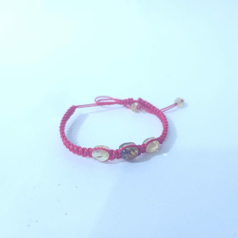 PULSERA DE HILO ROJO CON ÁMBAR