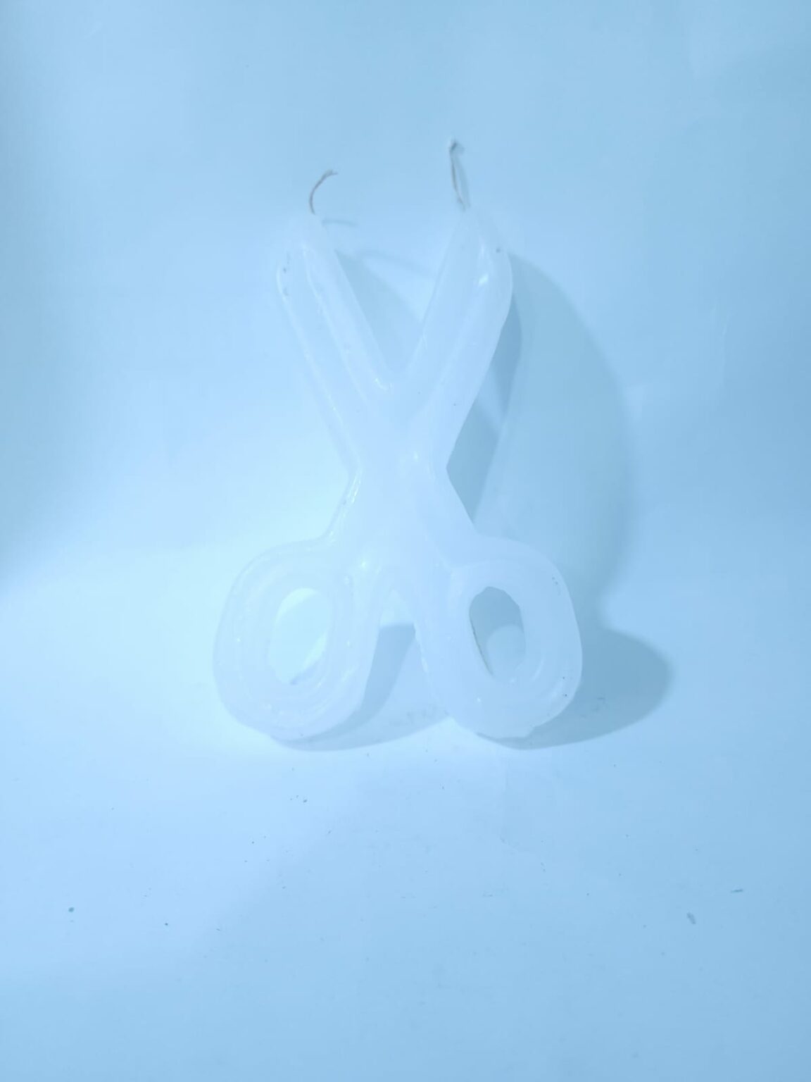 VELADORA DE TIJERAS BLANCA