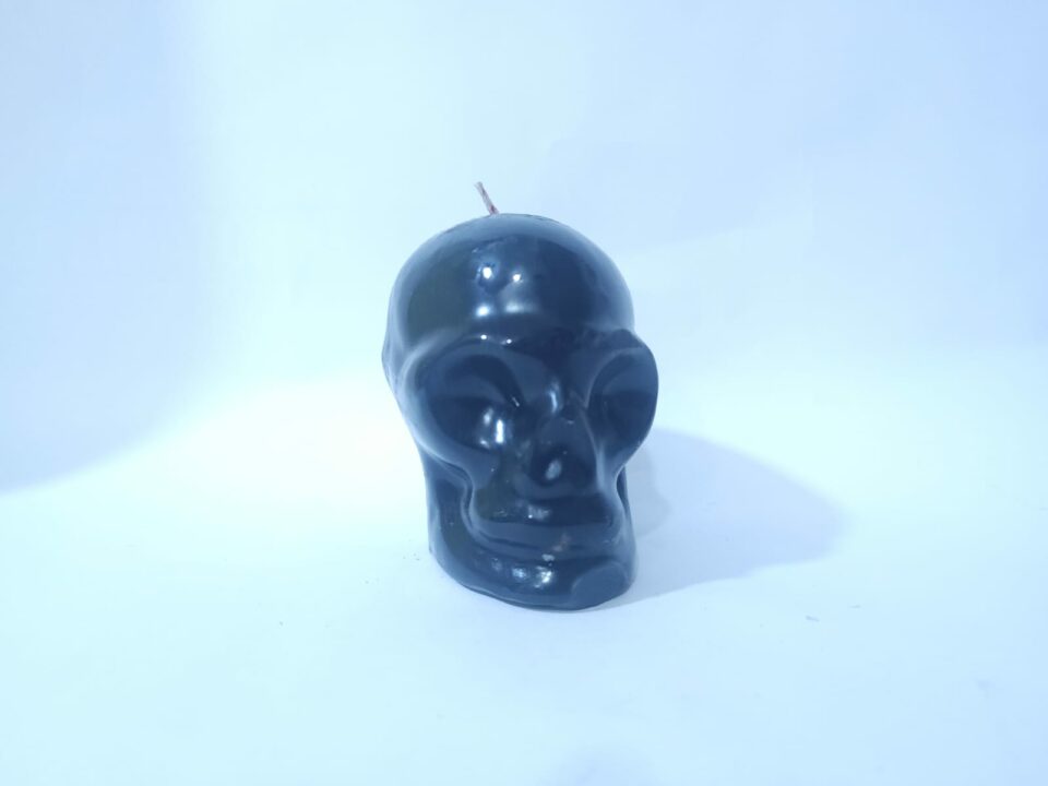 VELADORA DE CRÁNEO NEGRA