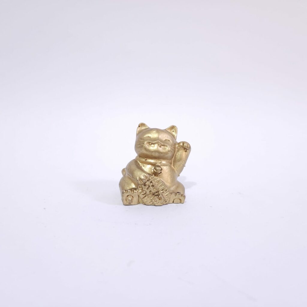 GATITO LLAMA CLIENTE DORADO