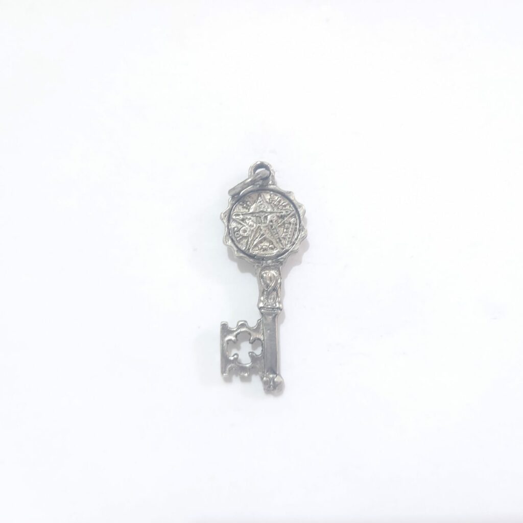 DIJE LLAVE DE TETRAGRAMATÓN