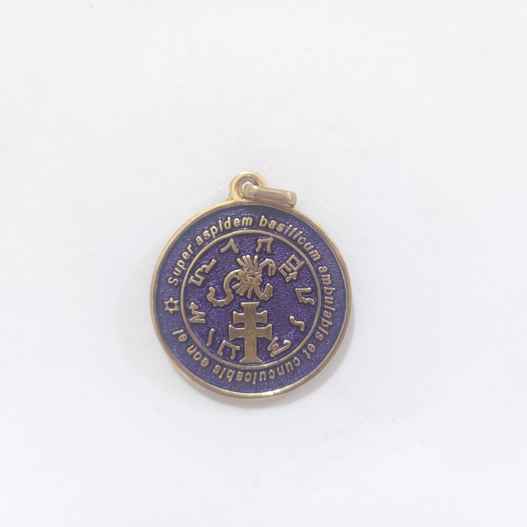 TALISMÁN DE CRUZ DE CARAVACA MORADO