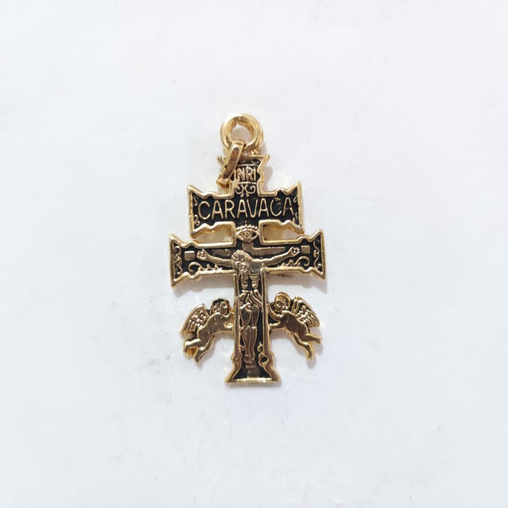 DIJE CRUZ DE CARAVACA GRANDE CHAPA DE ORO