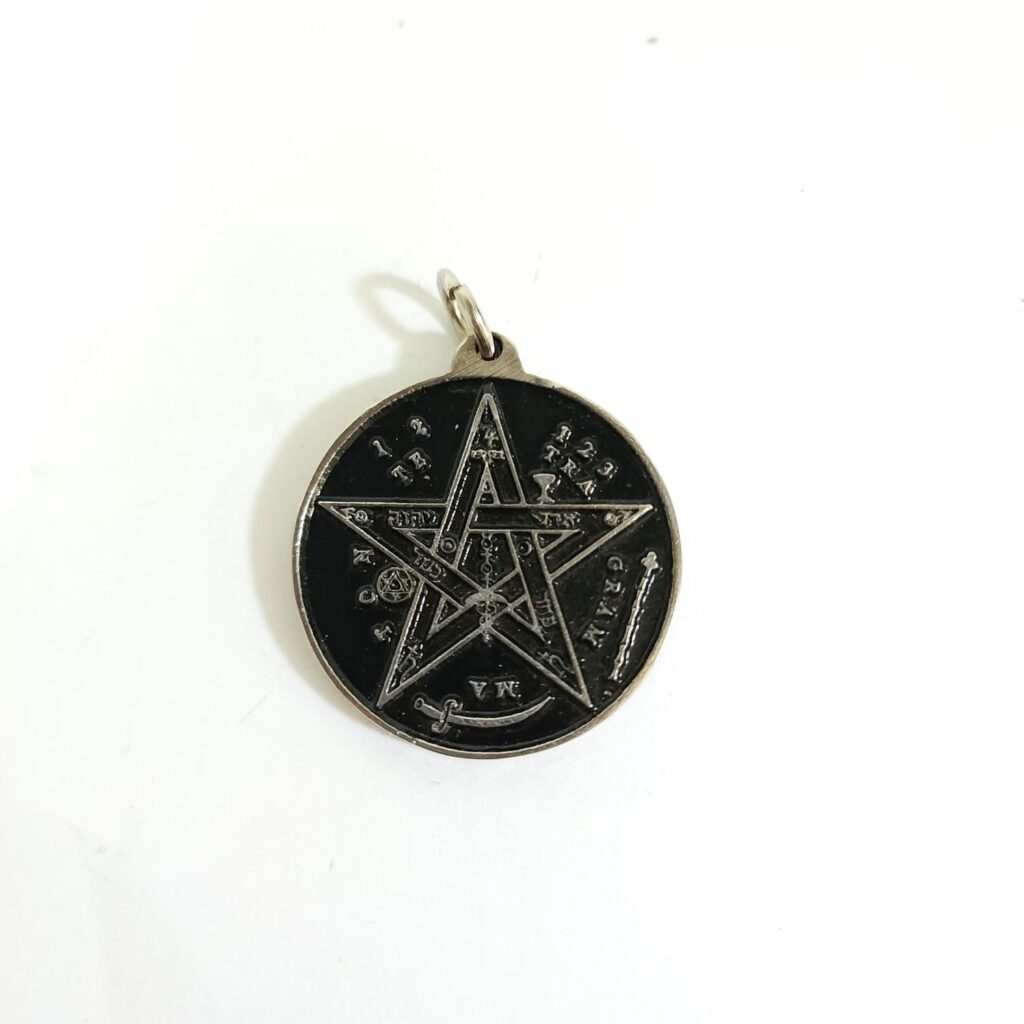 DIJE DE TETRAGRAMATÓN NEGRO GRANDE