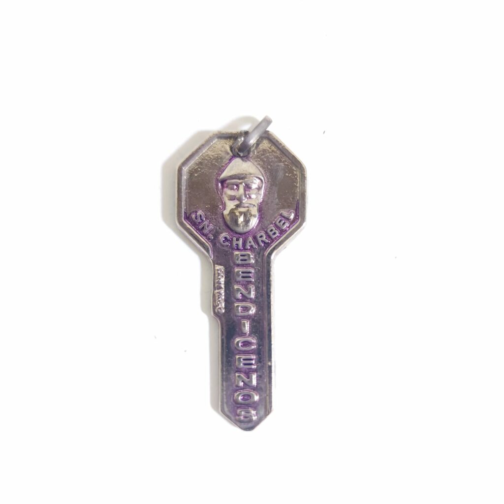 DIJE LLAVE DE SAN CHARBEL CHICA