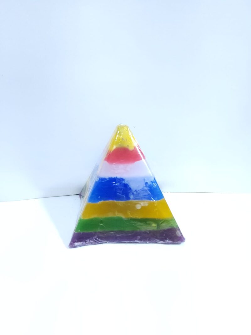VELADORA DE PIRÁMIDE 7 COLORES MEDIANA