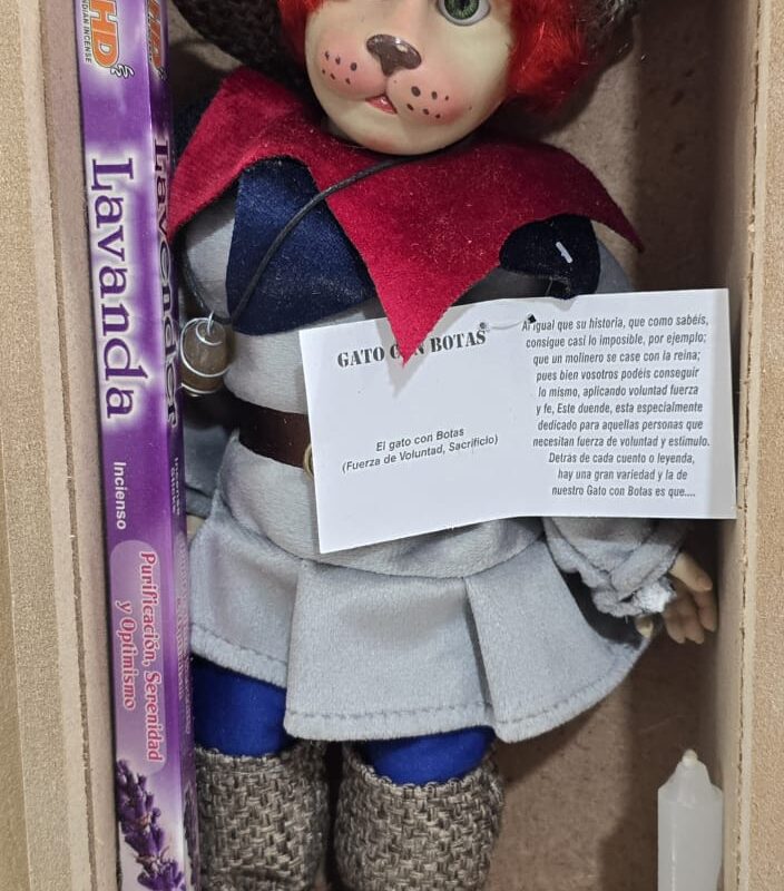 GATO CON BOTAS ELFO 28 CM