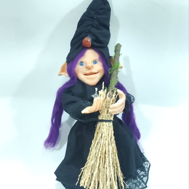 BRUJA DE PROTECCION 35CM